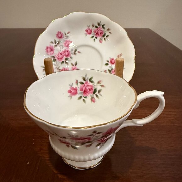 Royal Albert English Tea Cup and Saucer Set - Small Pink Roses - Picture 1 of 6